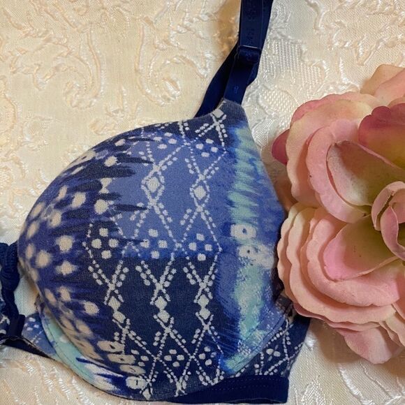 🥀Victoria’s Secret very Sexy PiGeonnant Bra 34B - Picture 3 of 12